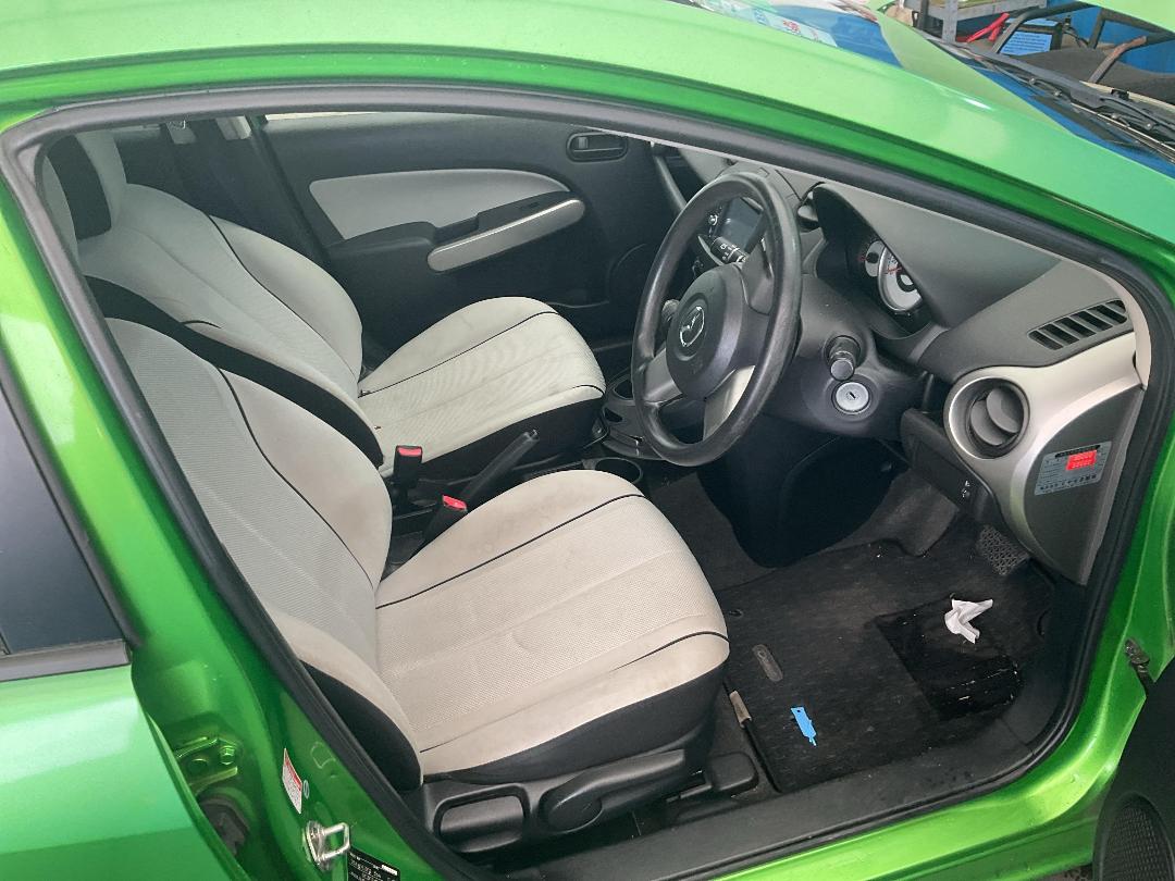 Photo '22' of Mazda Demio