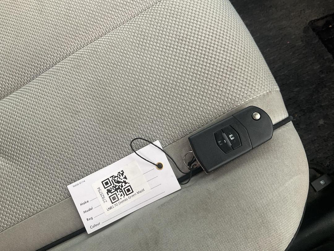 Photo '21' of Mazda Demio