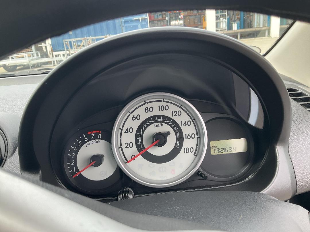 Photo '4' of Mazda Demio Photo '4' of Mazda Demio