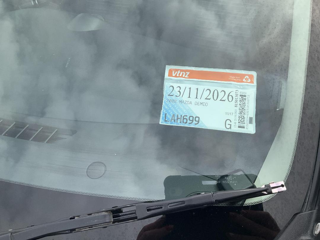 Photo '3' of Mazda Demio Photo '3' of Mazda Demio