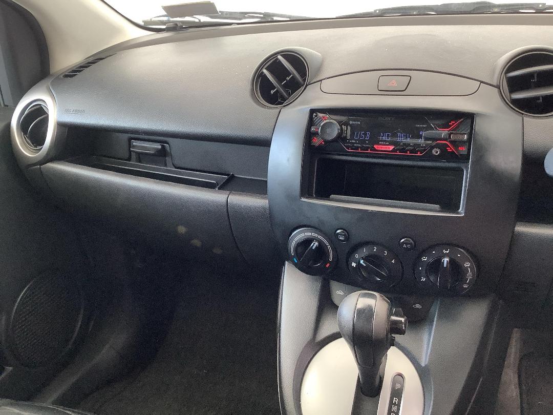 Photo '15' of Mazda Demio Photo '15' of Mazda Demio