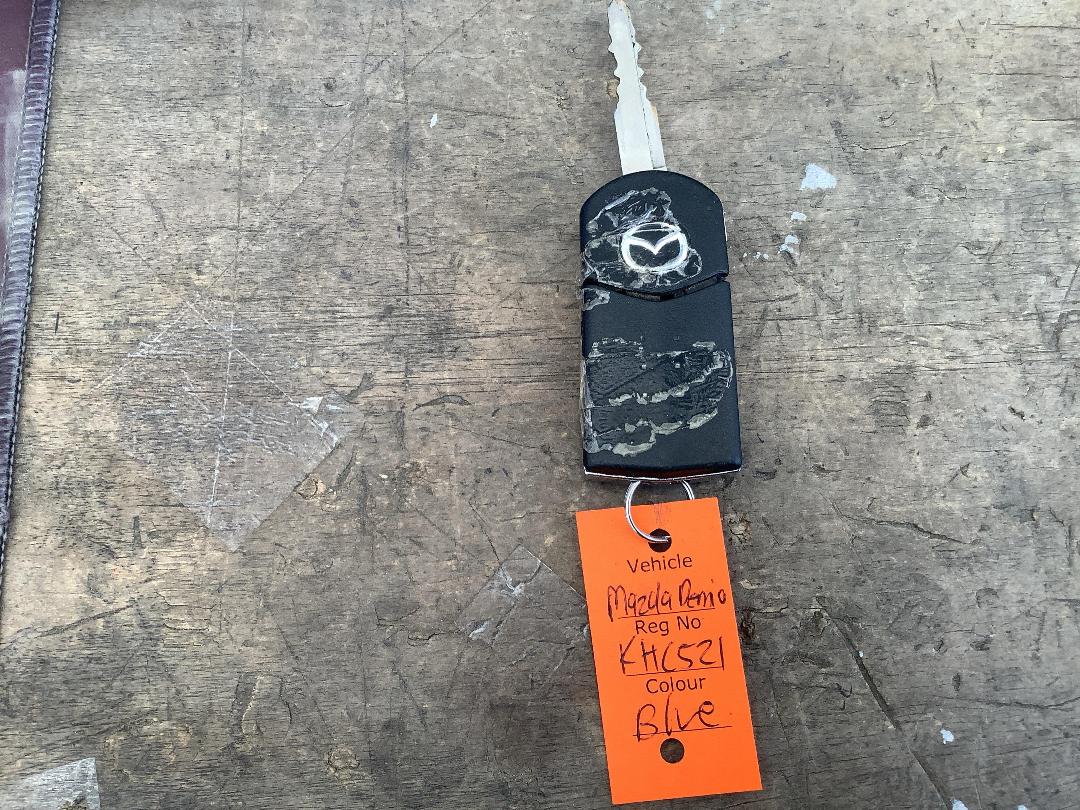 Photo '16' of Mazda Demio Photo '16' of Mazda Demio