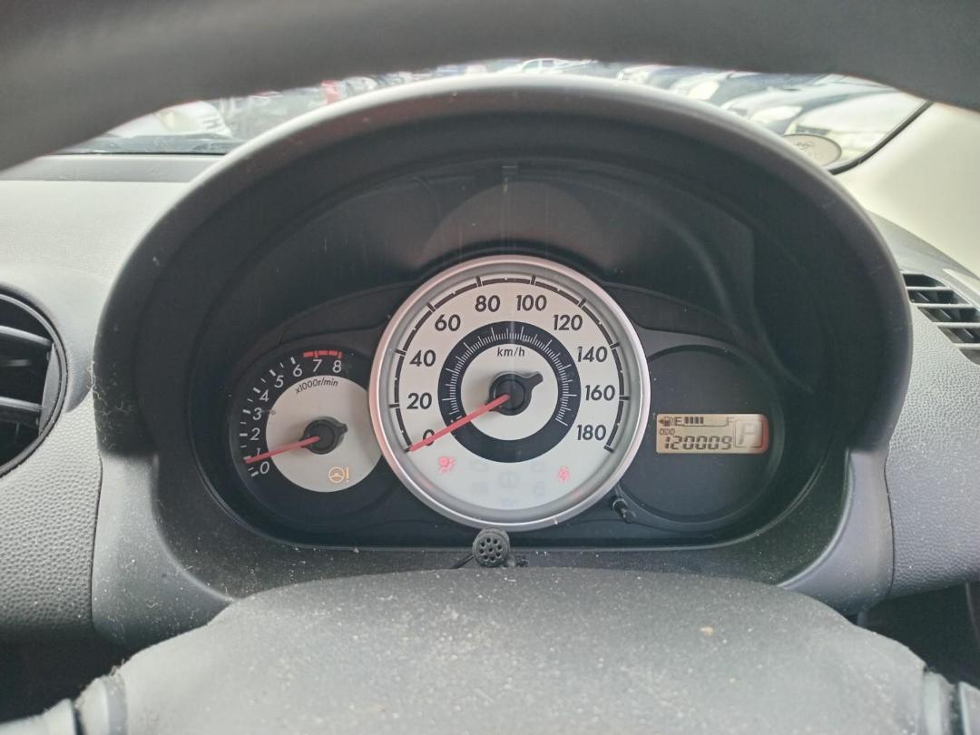 Photo '6' of Mazda Demio