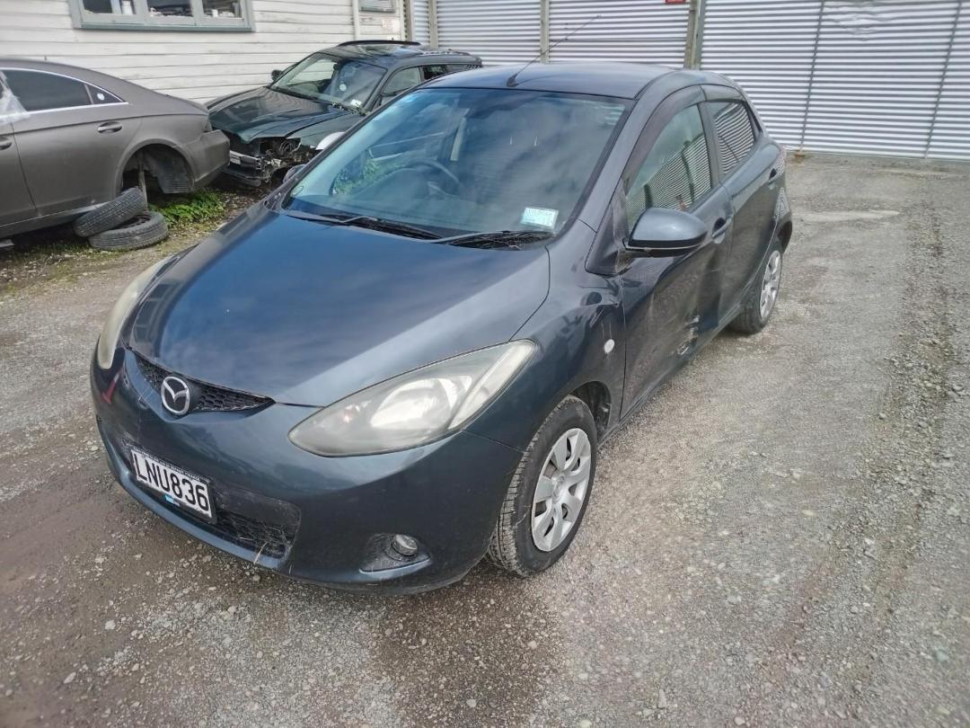 Photo '15' of Mazda Demio