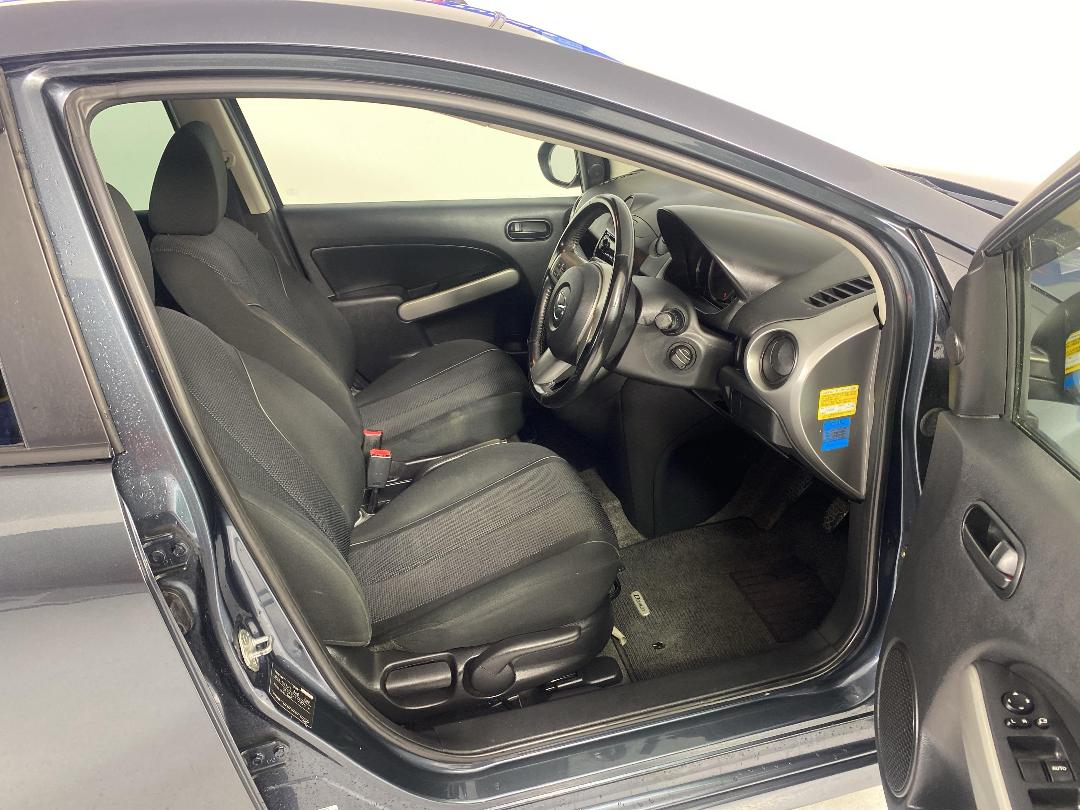 Photo '16' of Mazda Demio