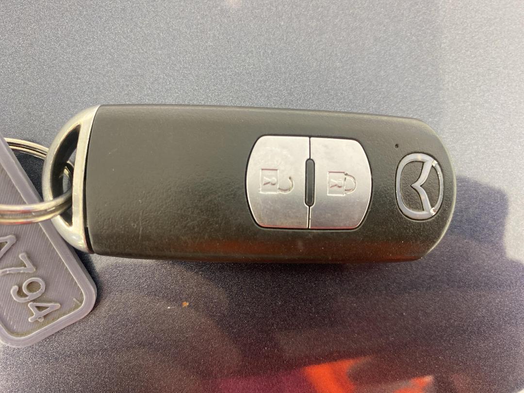 Photo '22' of Mazda Demio