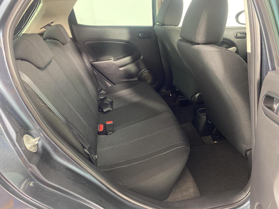 Photo '20' of Mazda Demio