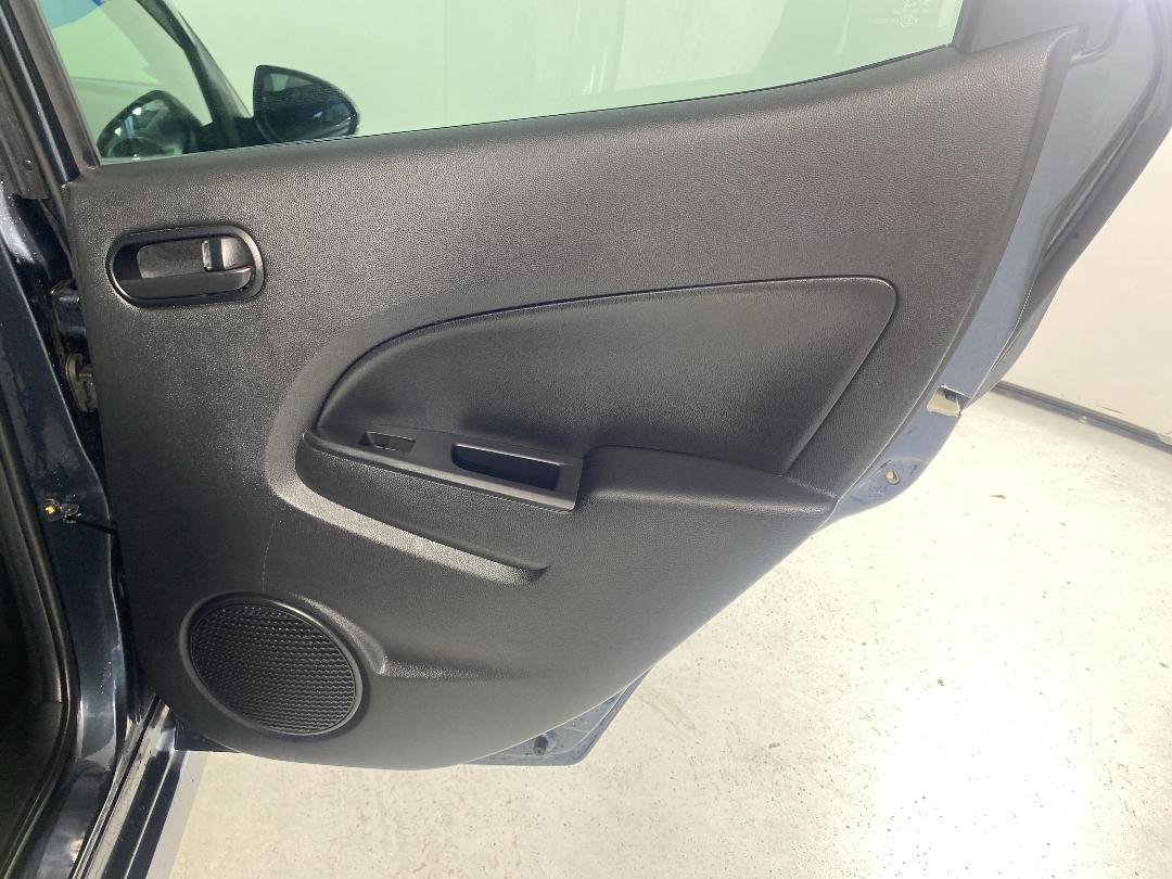 Photo '19' of Mazda Demio