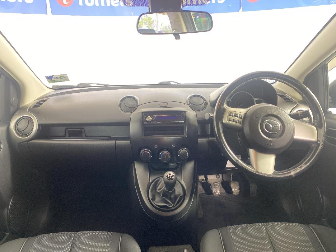 Photo '17' of Mazda Demio