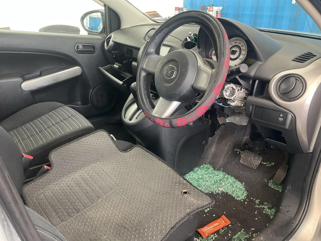 Photo '8' of Mazda Demio