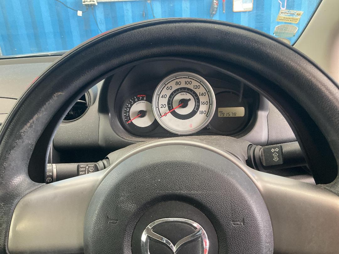 Photo '9' of Mazda Demio