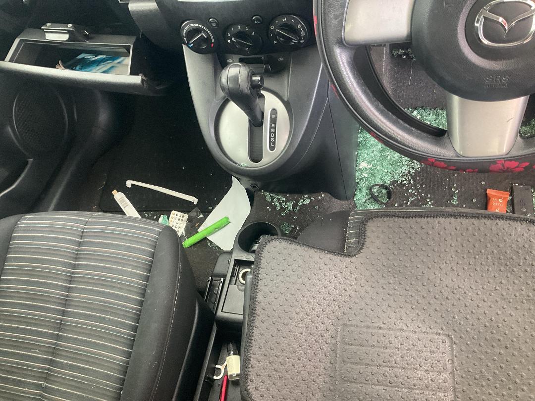 Photo '10' of Mazda Demio