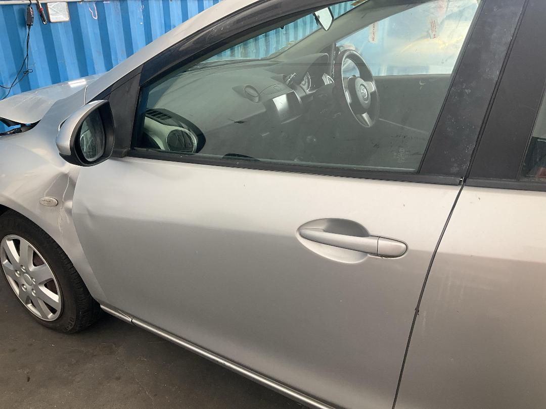 Photo '26' of Mazda Demio