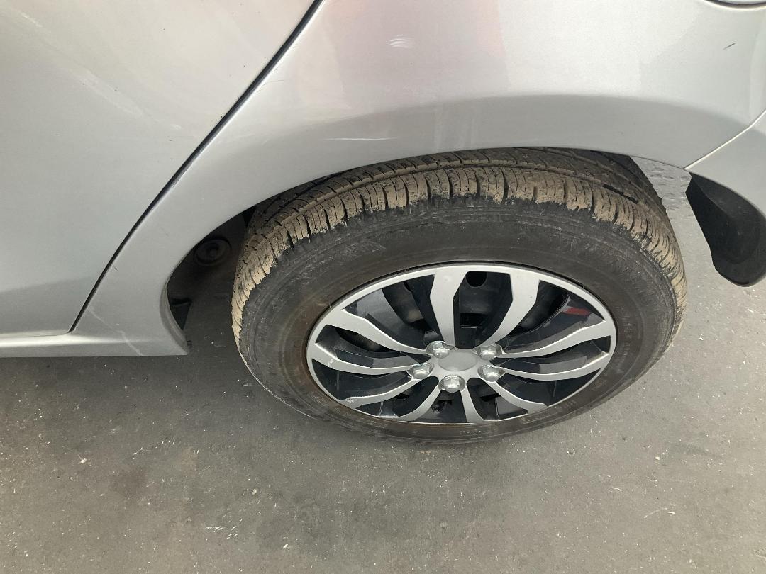 Photo '33' of Mazda Demio