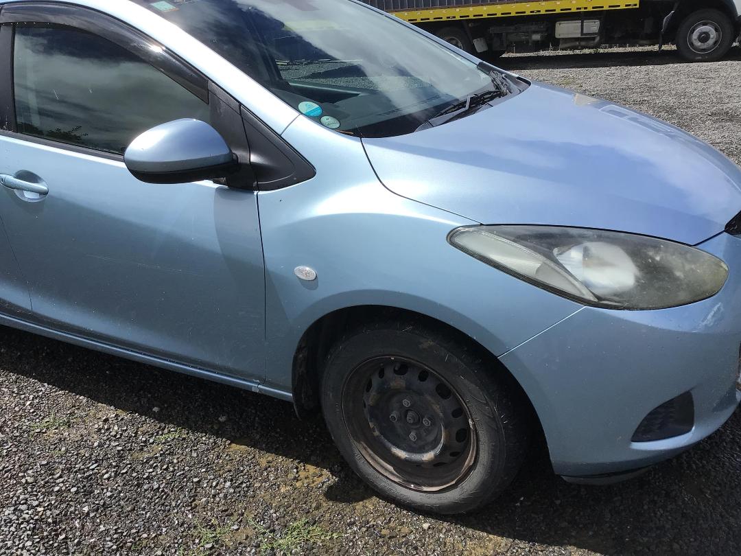 Photo '4' of Mazda Demio Photo '4' of Mazda Demio