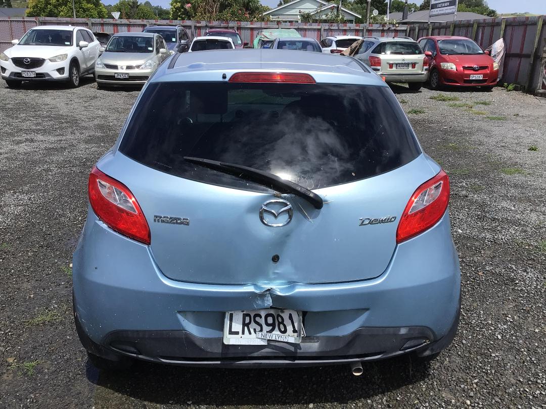 Photo '8' of Mazda Demio Photo '8' of Mazda Demio