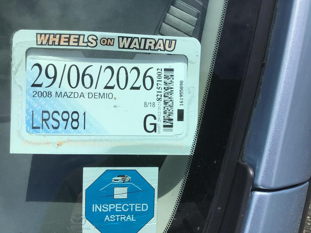 Photo '11' of Mazda Demio Photo '11' of Mazda Demio