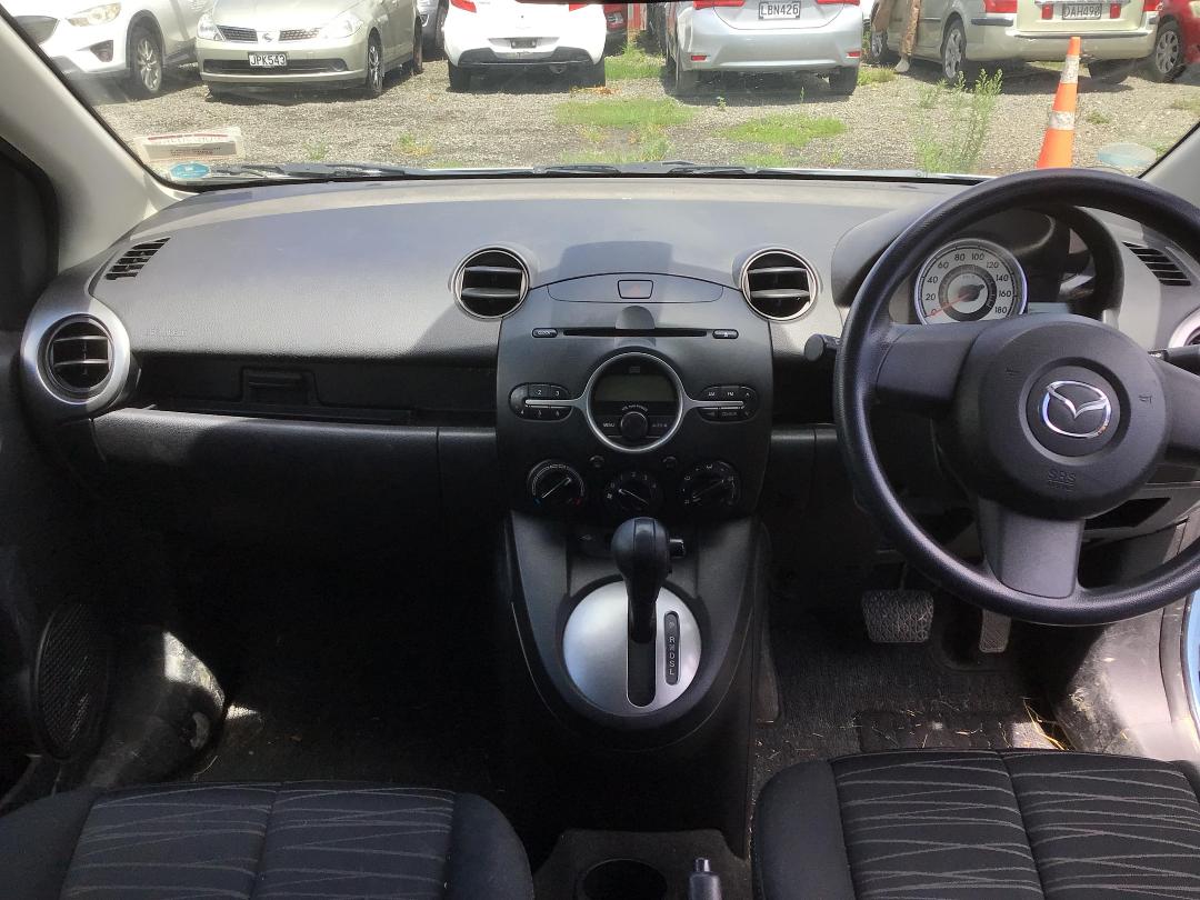 Photo '14' of Mazda Demio Photo '14' of Mazda Demio