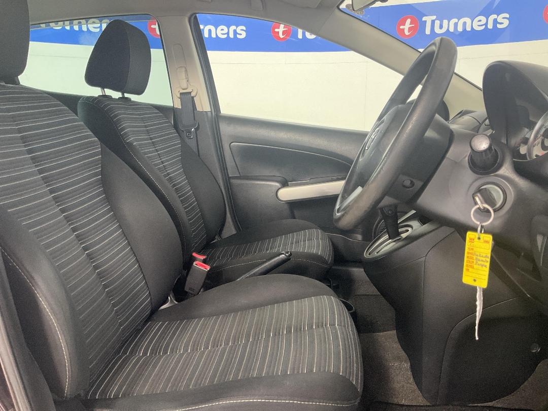 Photo '16' of Mazda Demio