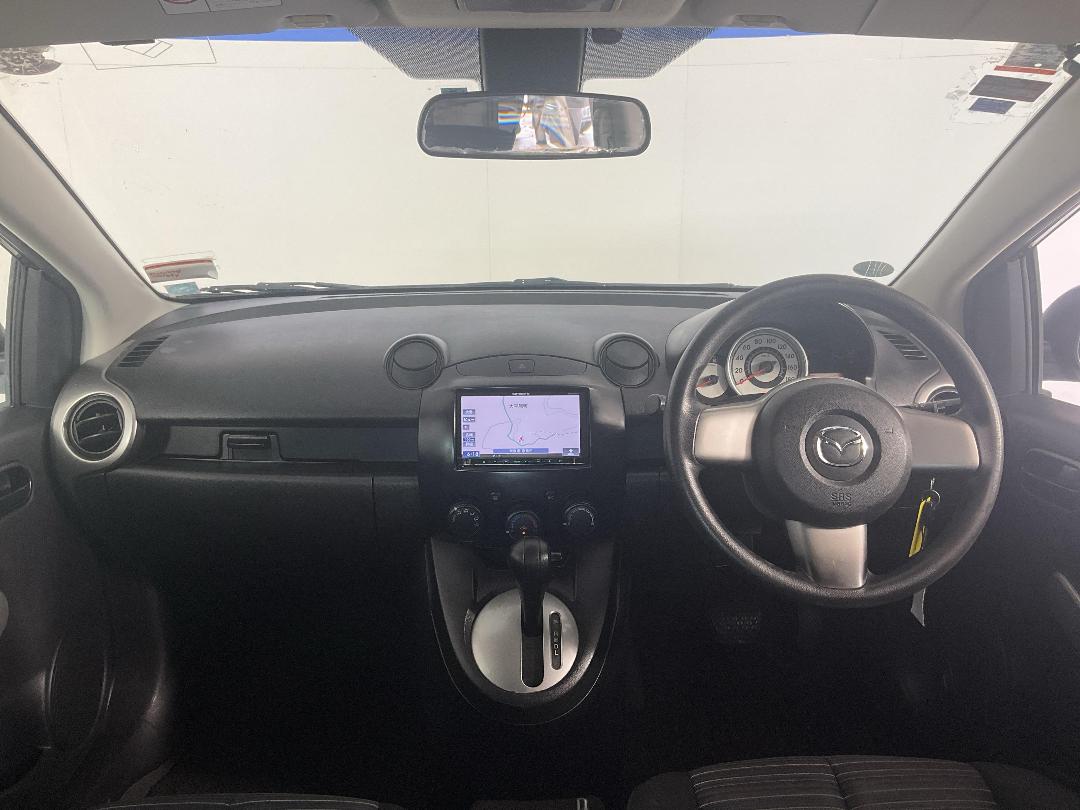 Photo '17' of Mazda Demio