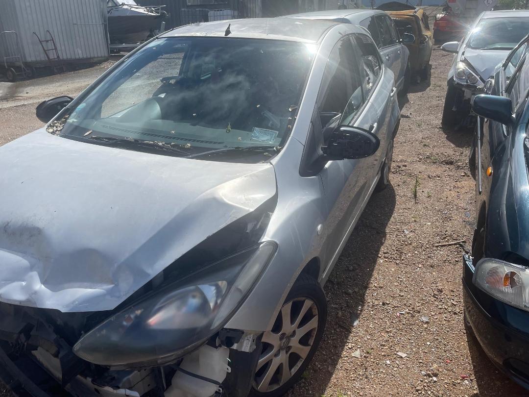 Photo '3' of Mazda Demio Photo '3' of Mazda Demio