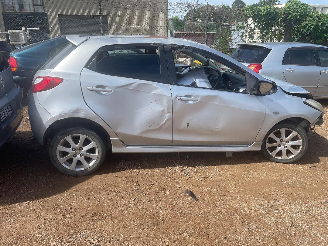 Photo '4' of Mazda Demio Photo '4' of Mazda Demio