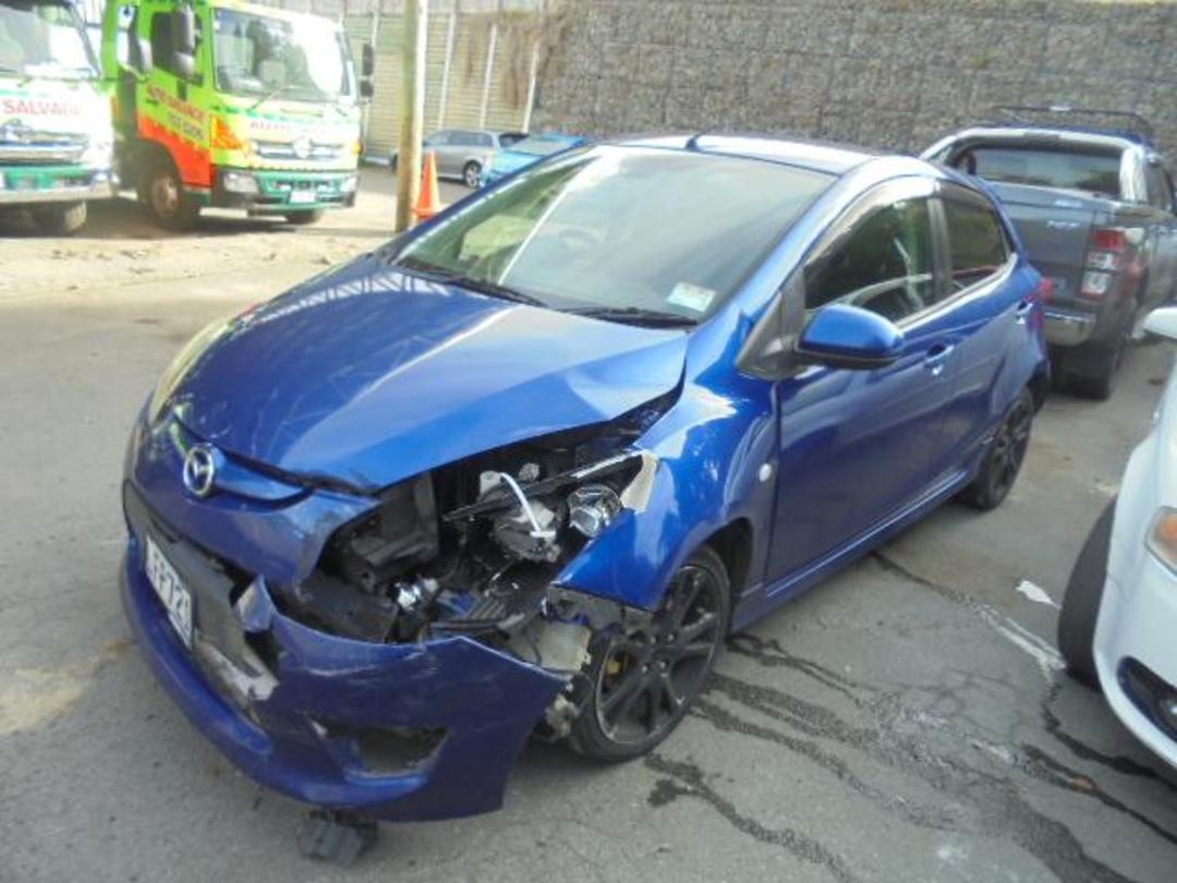 Photo '4' of Mazda Demio