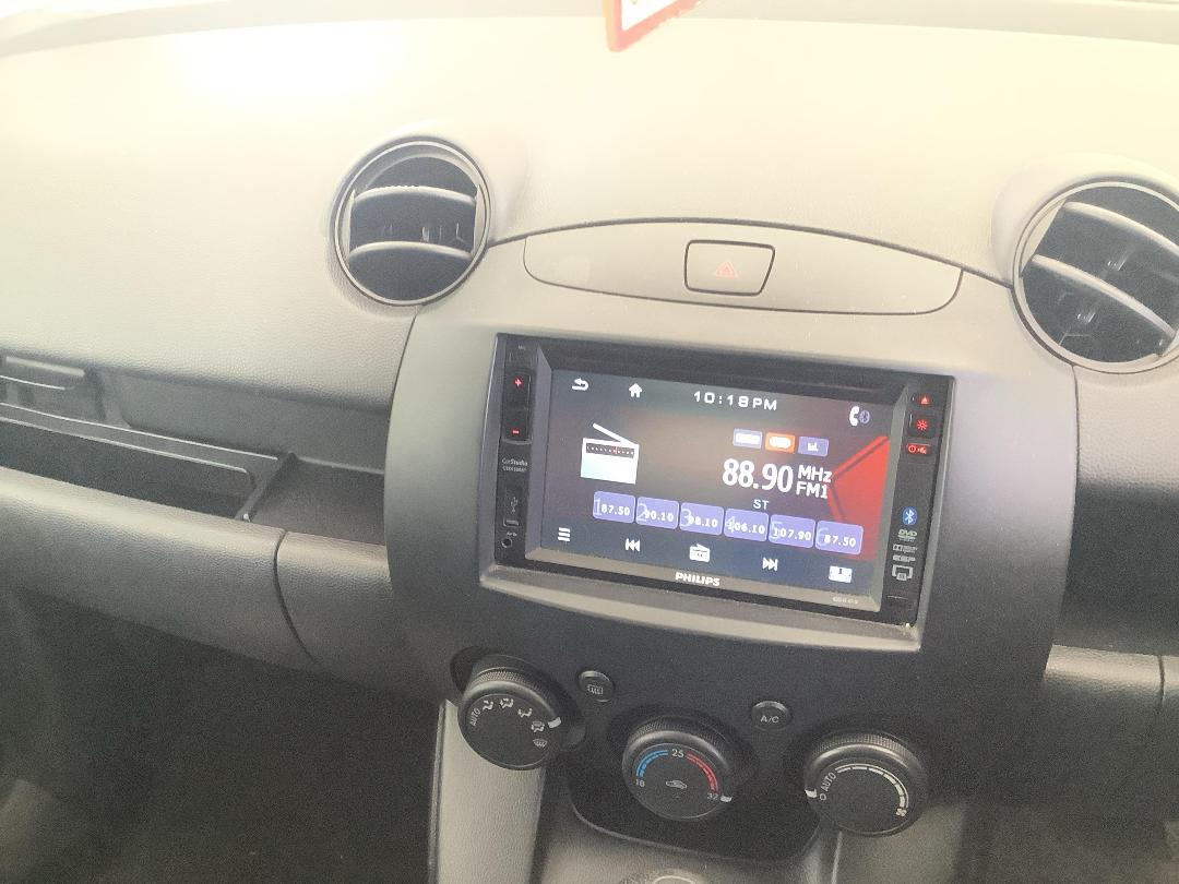 Photo '18' of Mazda Demio