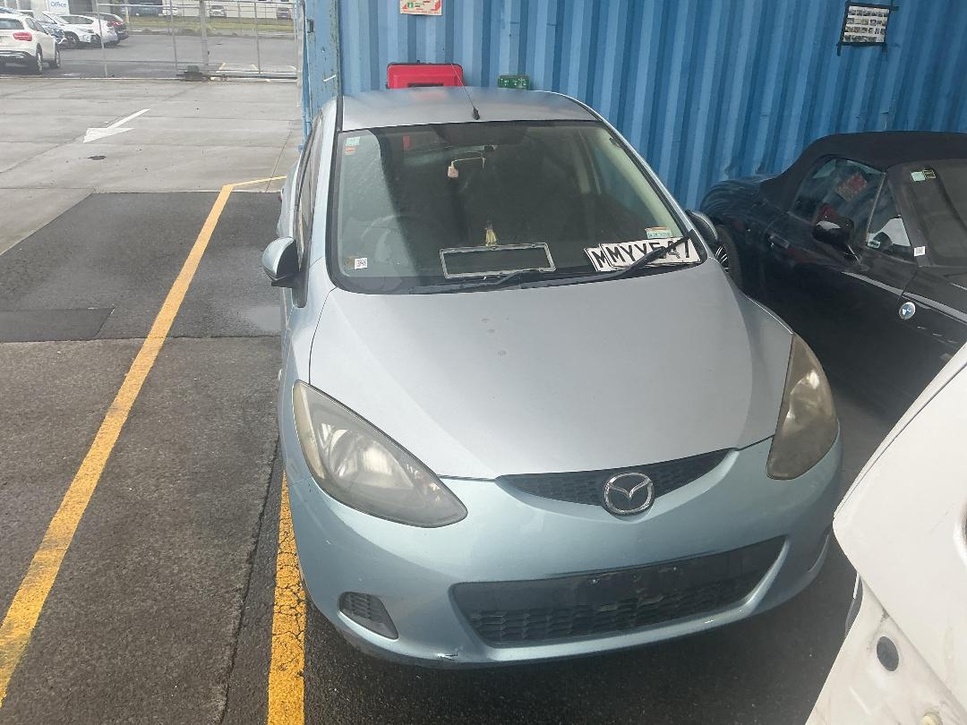 Photo '5' of Mazda Demio Photo '5' of Mazda Demio