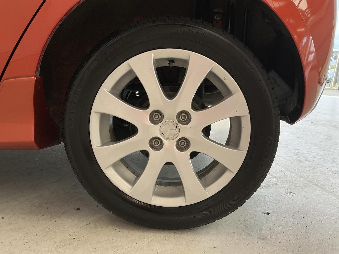 Photo '11' of Mazda Demio Photo '11' of Mazda Demio