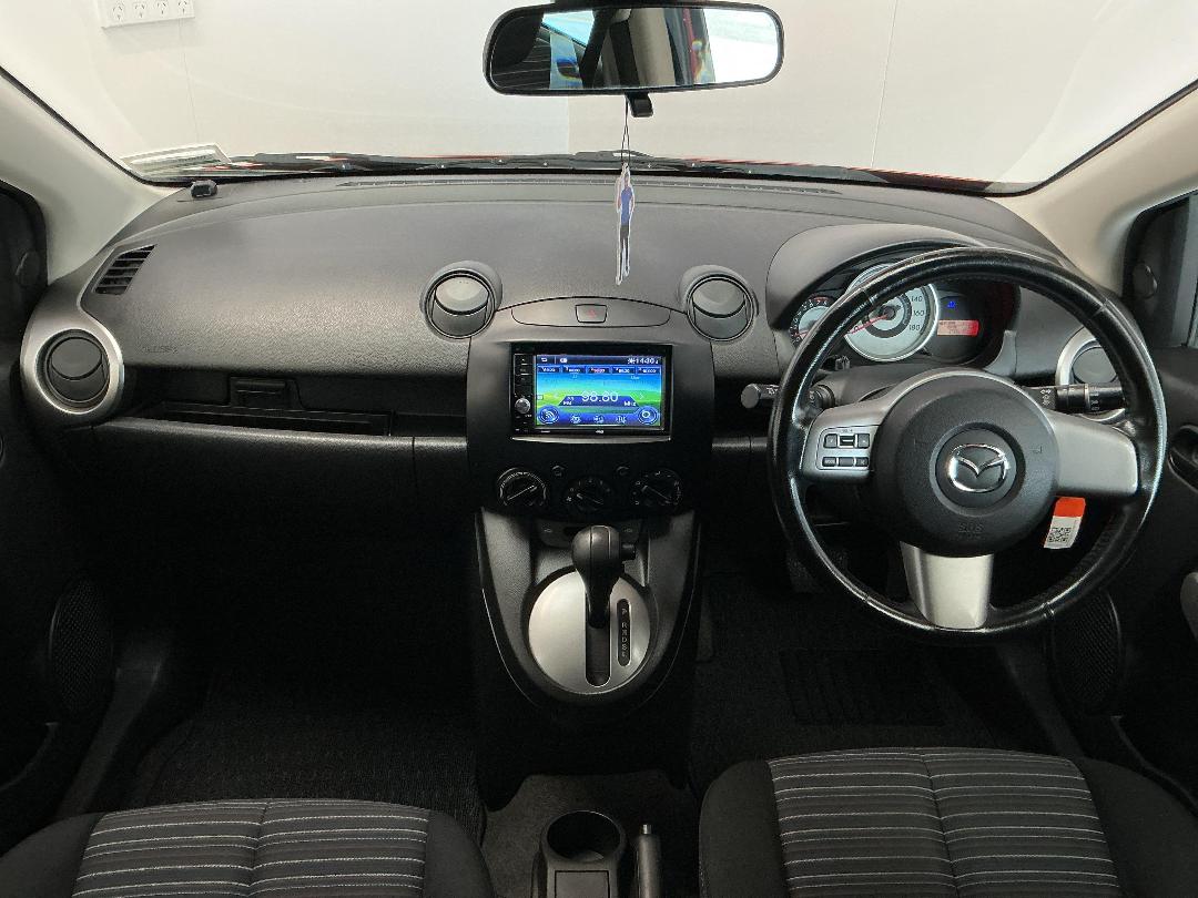 Photo '17' of Mazda Demio Photo '17' of Mazda Demio