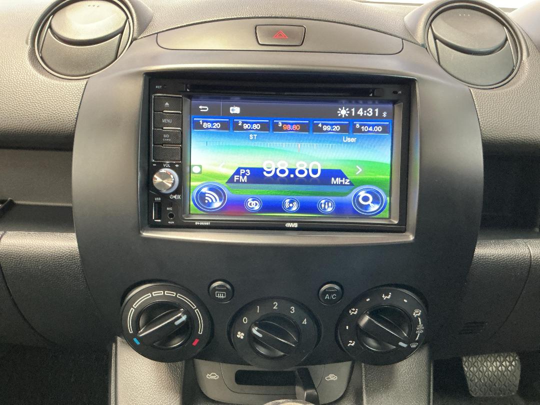 Photo '18' of Mazda Demio Photo '18' of Mazda Demio