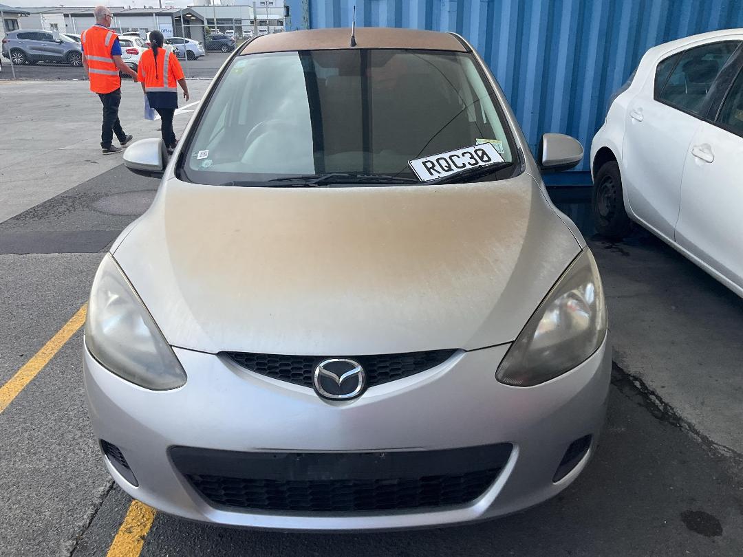 Photo '2' of Mazda Demio