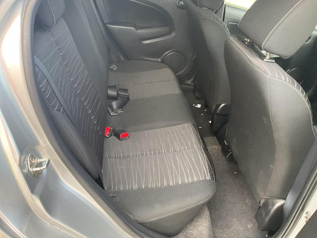 Photo '6' of Mazda Demio