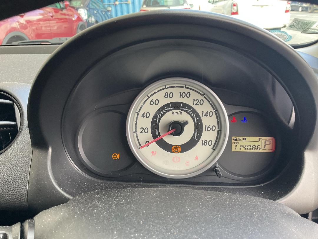 Photo '8' of Mazda Demio