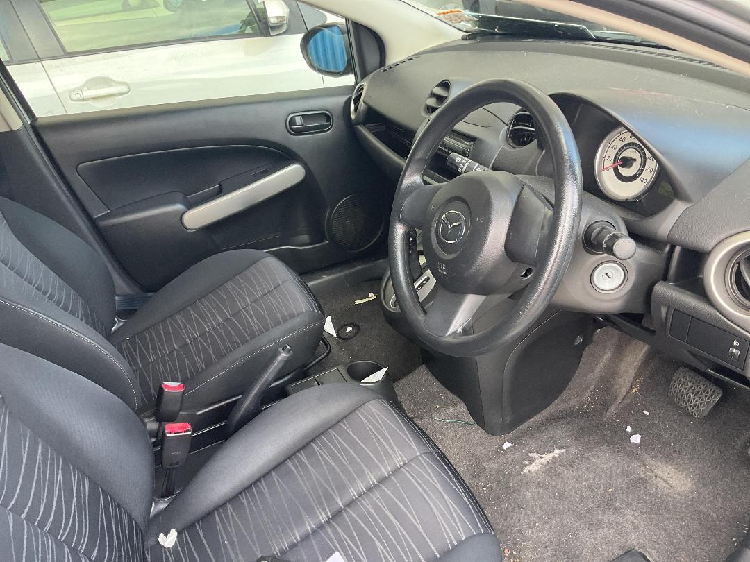 Photo '7' of Mazda Demio