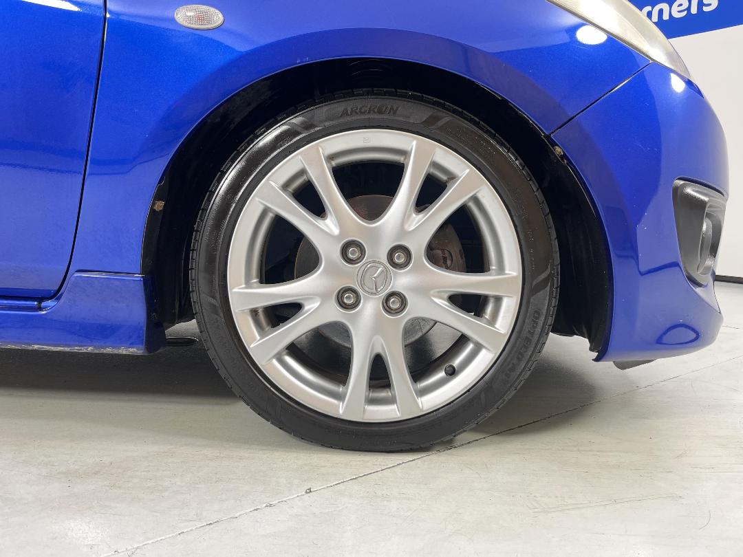 Photo '9' of Mazda Demio Photo '9' of Mazda Demio