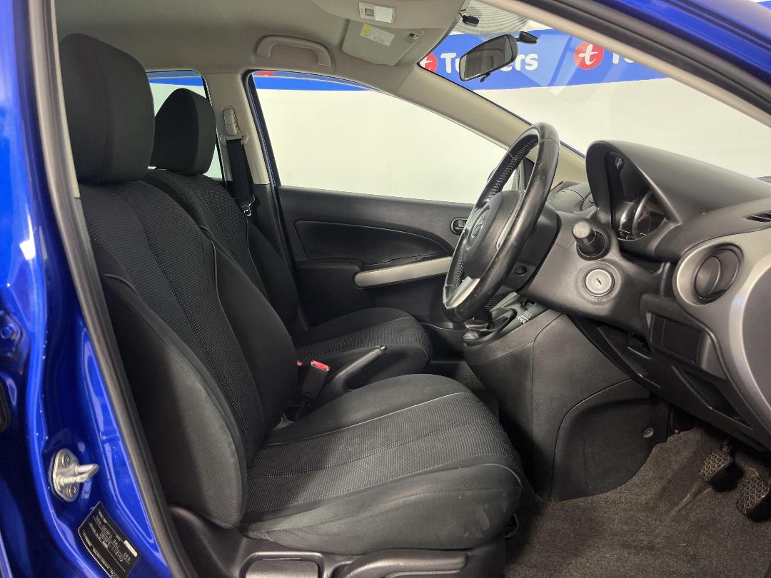 Photo '16' of Mazda Demio Photo '16' of Mazda Demio