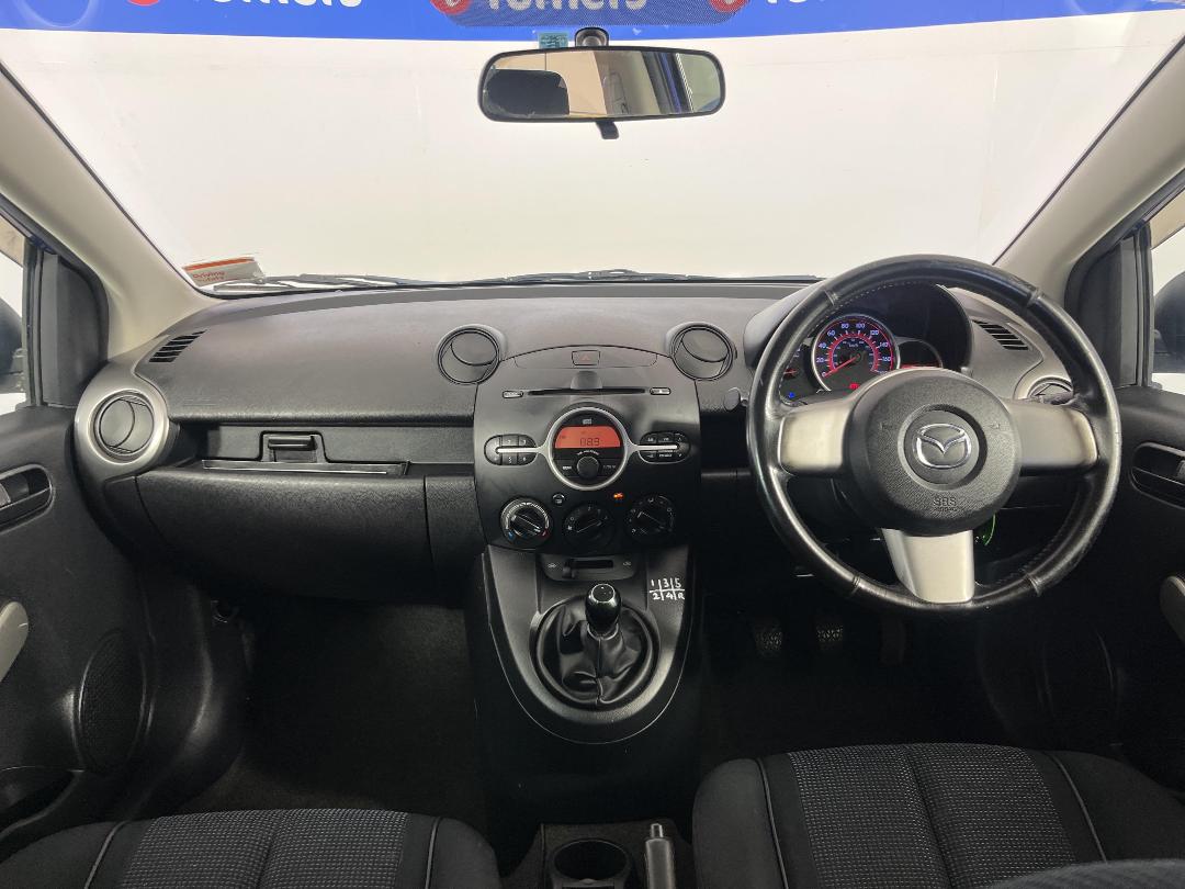 Photo '17' of Mazda Demio Photo '17' of Mazda Demio