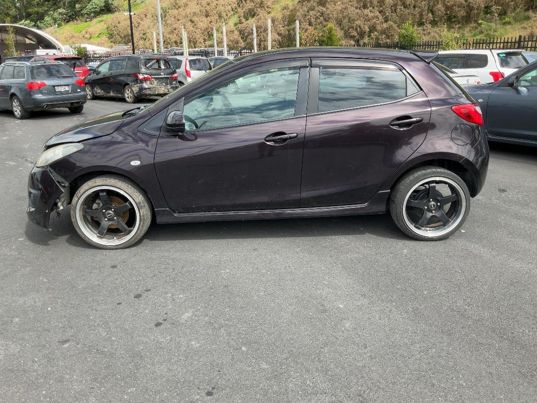 Photo '4' of Mazda Demio