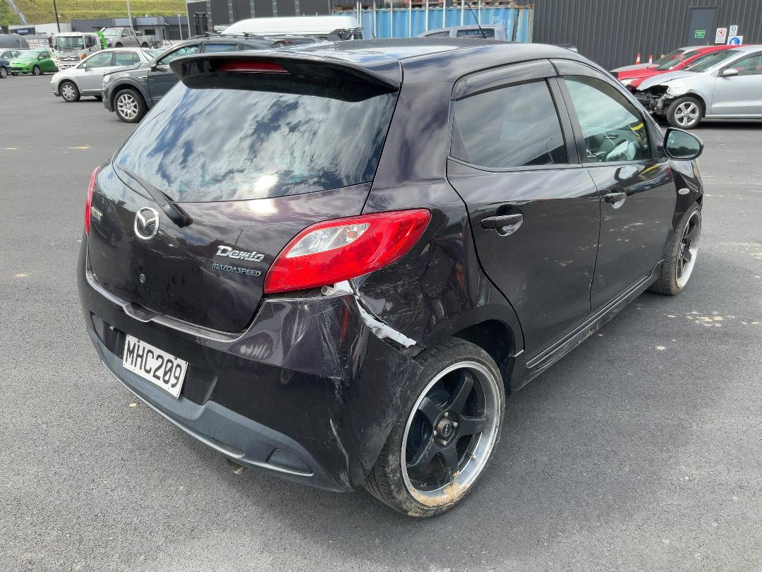 Photo '7' of Mazda Demio