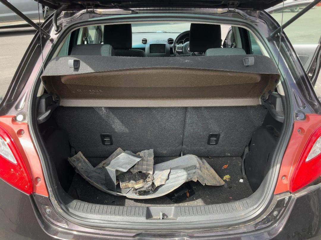 Photo '17' of Mazda Demio