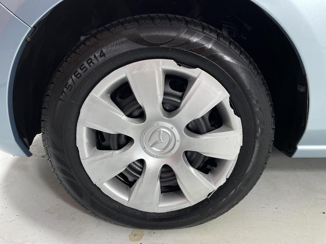 Photo '10' of Mazda Demio Photo '10' of Mazda Demio