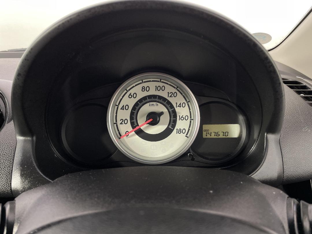 Photo '21' of Mazda Demio Photo '21' of Mazda Demio