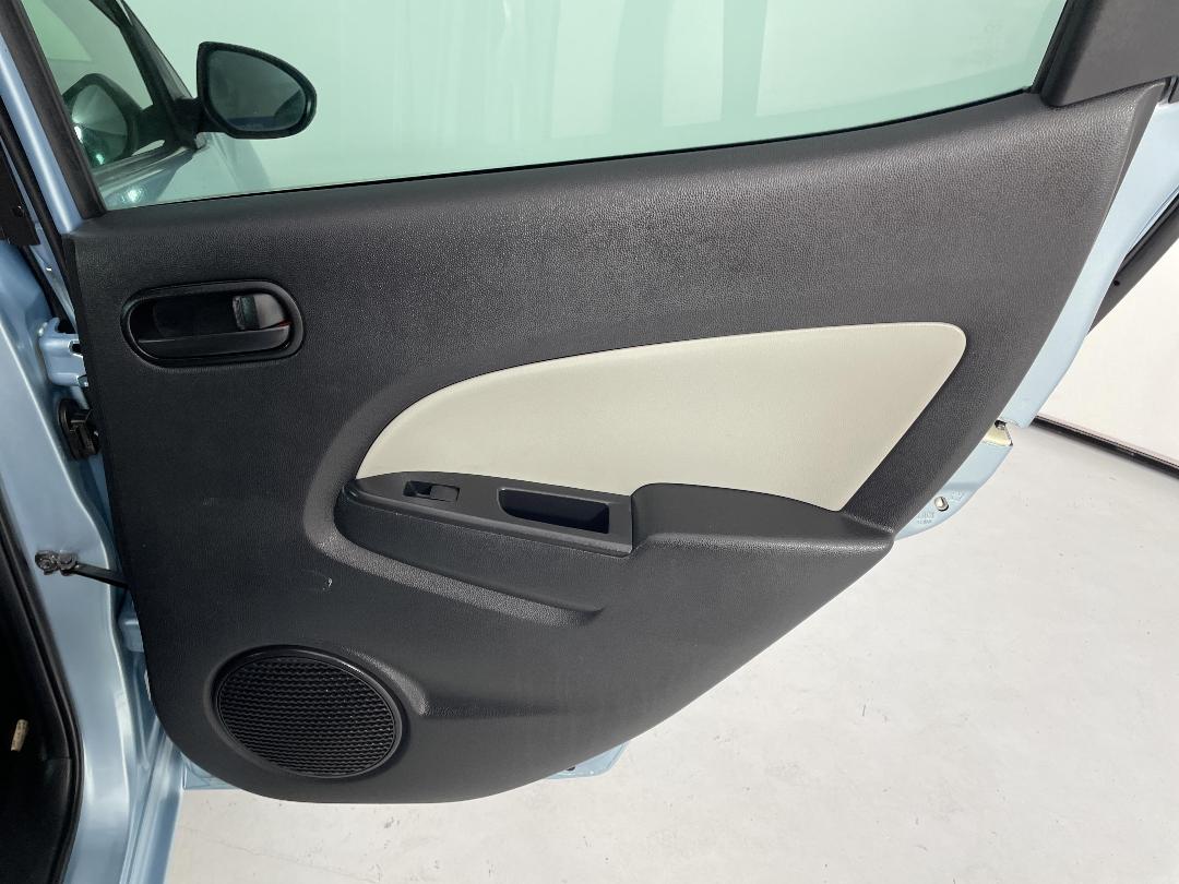 Photo '19' of Mazda Demio Photo '19' of Mazda Demio