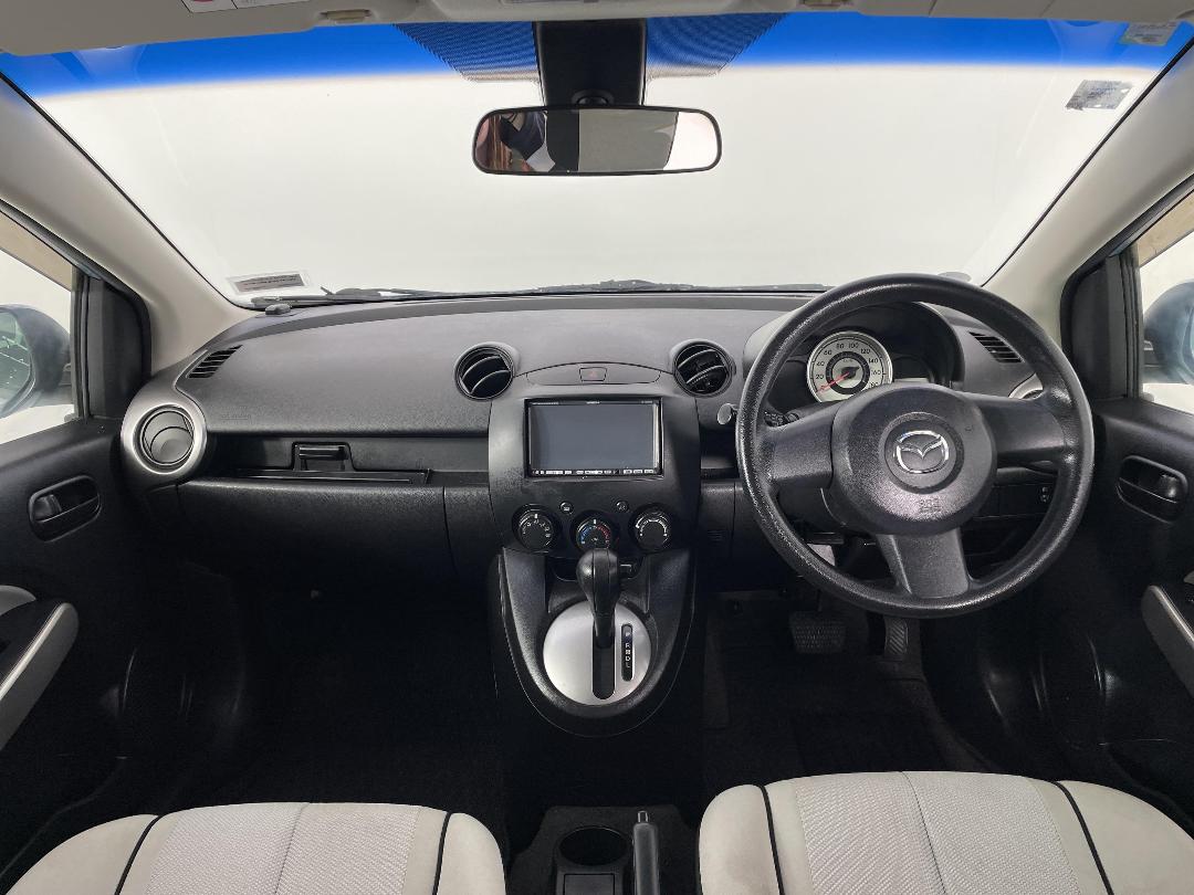 Photo '17' of Mazda Demio Photo '17' of Mazda Demio