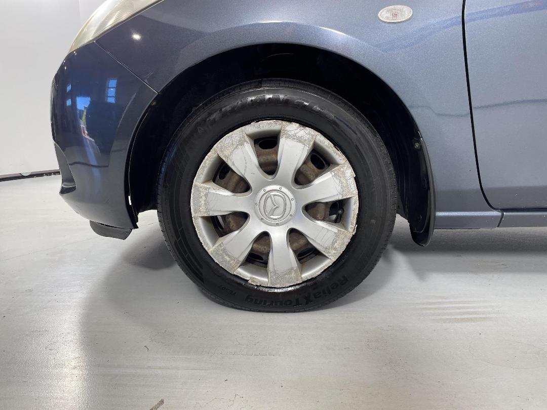 Photo '10' of Mazda Demio Photo '10' of Mazda Demio