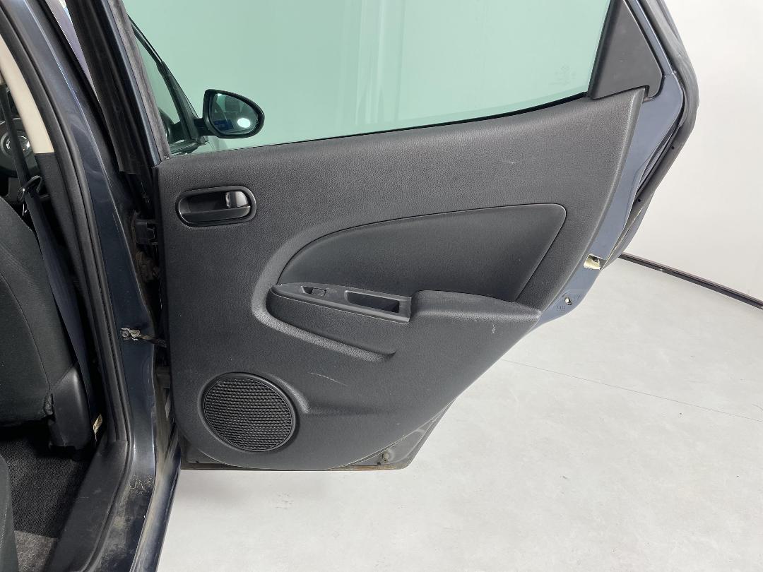 Photo '19' of Mazda Demio Photo '19' of Mazda Demio