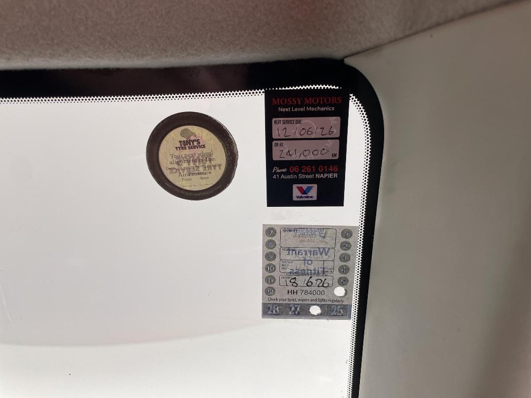 Photo '23' of Mazda Demio Photo '23' of Mazda Demio