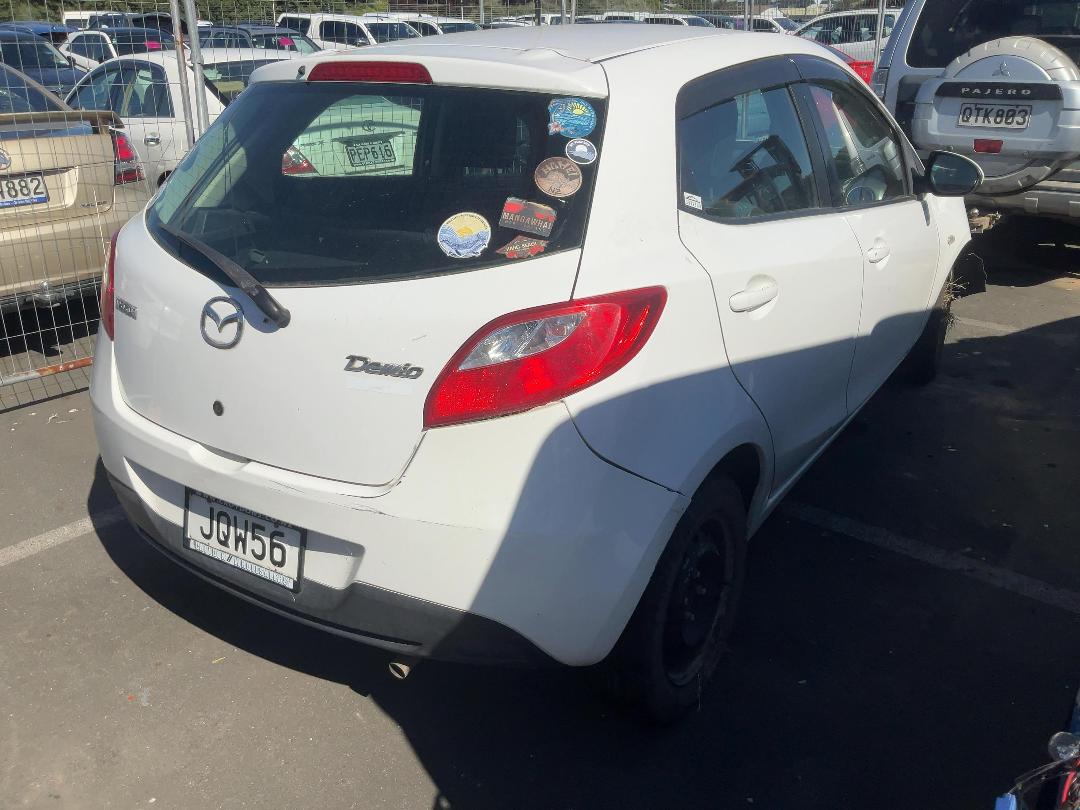 Photo '4' of Mazda Demio